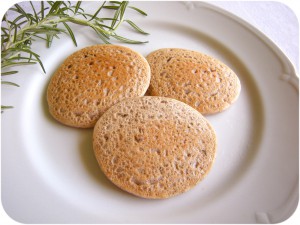 Statt einem großen Fladen können auch mehrere kleine gleichzeitig gebacken werden. Vorsicht, dass das Öl dann nicht zu heiß wird.