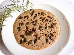 Großer Bratling mit Kürbiskernen