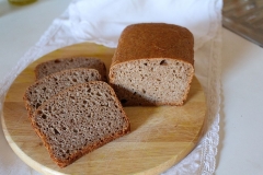 Roggen 2/3 -Dinkel 1/3 - Vollkornbrot mit dünner Kruste und elastischem Innenteil